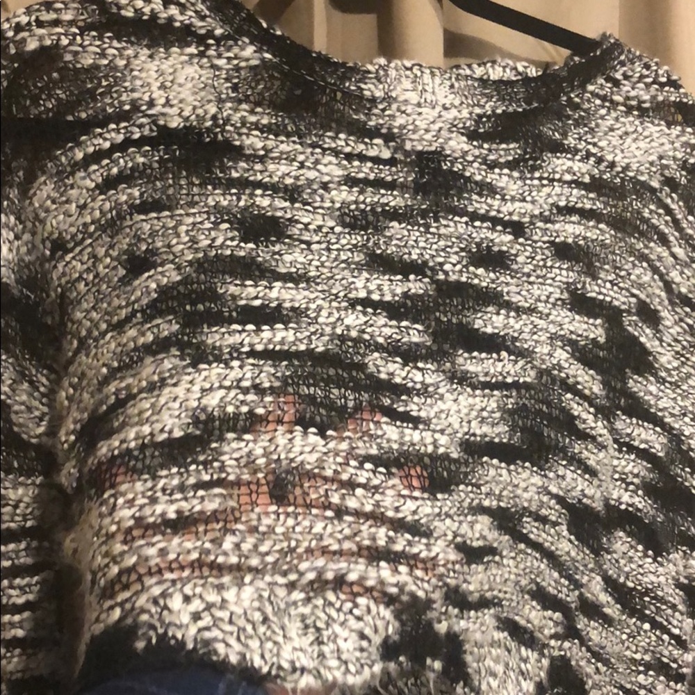 Cropped sweater - Picture 2 of 2